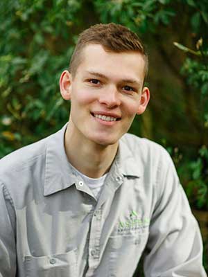 Logan, Vancouver pest control technician
